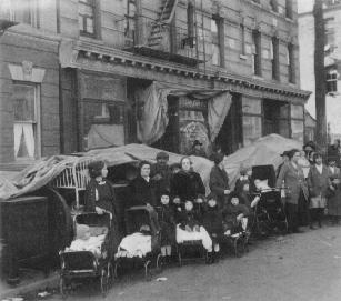 The tenant movement in New York City, 1904-1984